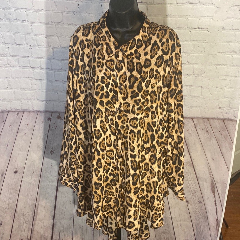 NWOT LANE BRYANT ANIMAL PRINT BLOUSE/LONG SHIRT-SIZE-26